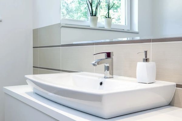 bathroom148E8A2CD3-DAF3-564C-23A2-04FF25F95C90.jpg